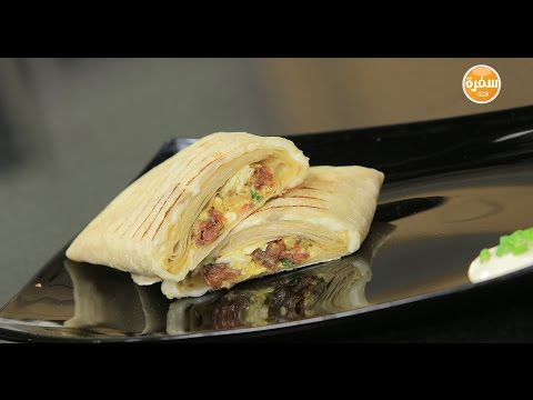 شاهد طريقة عمل سندوتش سجق بالجبنة الموتزاريلا