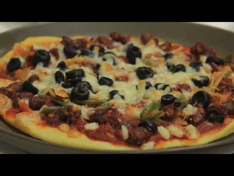 طريقة عمل بيتزا بالسجق