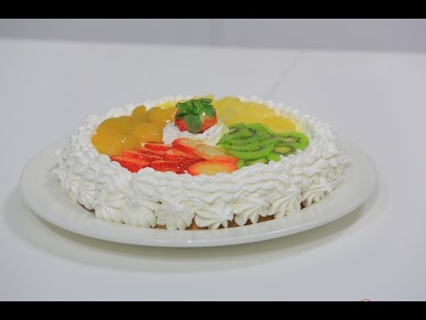 بالفيديو طريقة عمل ومقادير تورتة فواكه و كريمة