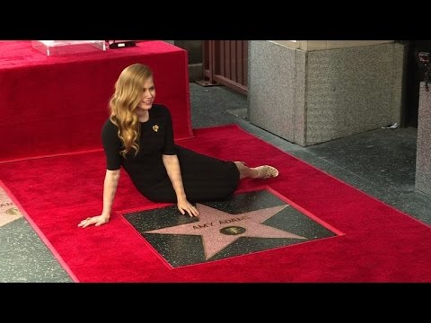 آيمي أدامز تدشن نجمتها على رصيف الفن في هوليوود