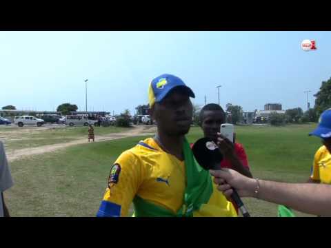 شاهد  الأجواء الحماسية في الشارع الغابوني