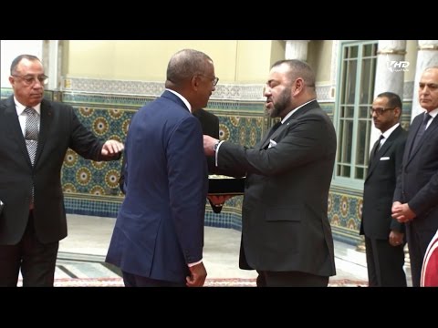 شاهد الملك محمد السادس يستقبل السفير الأميركي وايت بوش