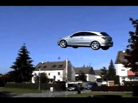 سيارة تطير في شوارع أوروبا