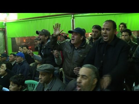 شاهد فرحة عارمة في تونس وخيبة في الجزائر