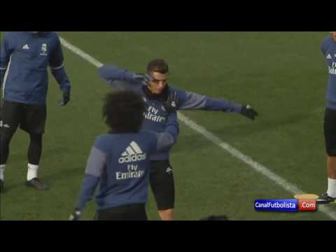 شاهد رونالدو يسخر من بوغبا