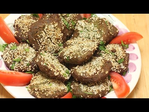 اعداد طعمية بالسمسم من الفول المدشوش