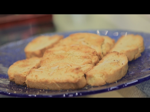 بالفيديو طريقة إعداد ومقادير بيسكوتي اللوز