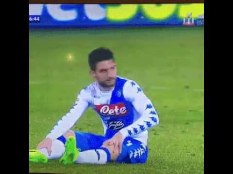 شاهد مهاجم في الدوري الإيطالي يستعين بقوة خفية