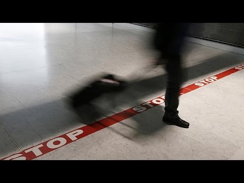 سلطات باريس تسحب جوازات سفر 6 فرنسيين