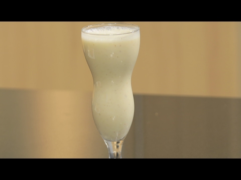 بالفيديو طريقة إعداد ومقادير عصير تفاح بالمكسرات