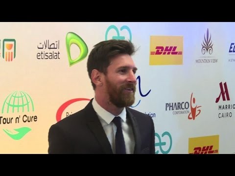 شاهد ميسي في مصر للترويج لحملة ضد التهاب الكبد الوبائي