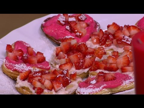 بالفيديو طريقة إعداد ومقادير باف بيستري بالفراولة