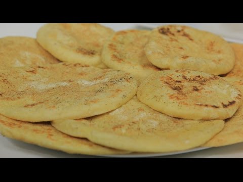 شاهد طريقة عجن وخبز العيش البلدي