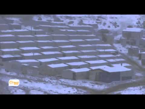 500 عائلة سورية عالقة خلف الحدود اللبنانية