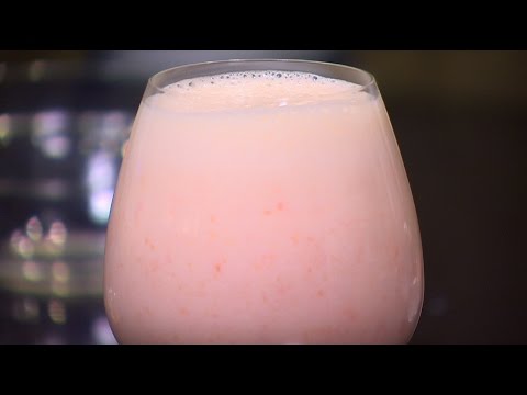 بالفيديو طريقة إعداد ومقادير سموذي تفاح بالجزر