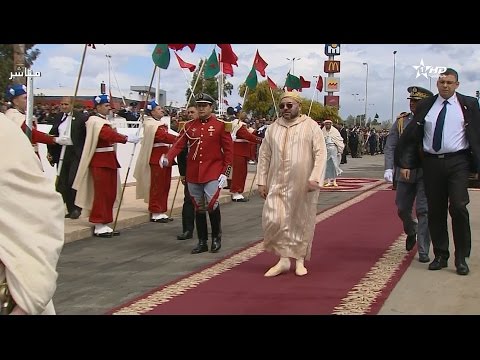 شاهد لحظة وصول الملك محمد السادس لمسجد الأنصار في الرباط