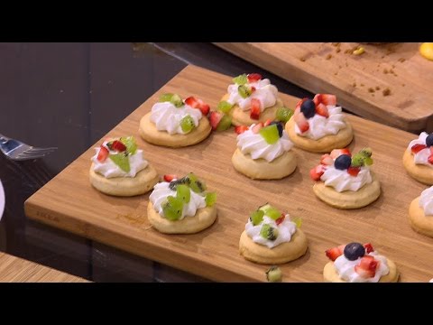 بالفيديو طريقة إعداد ومقادير ميني بيتزا بالفواكه