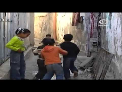 سكان مخيم الشاطئ يحذرون من ثورة ضد الأونروا