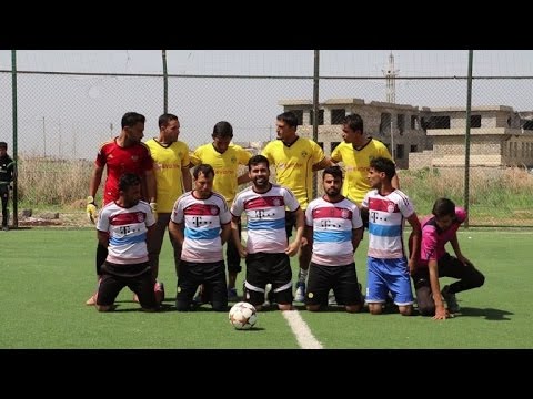 كرة القدم وسيلة لمحو آثار الجهاديين في شرق الموصل