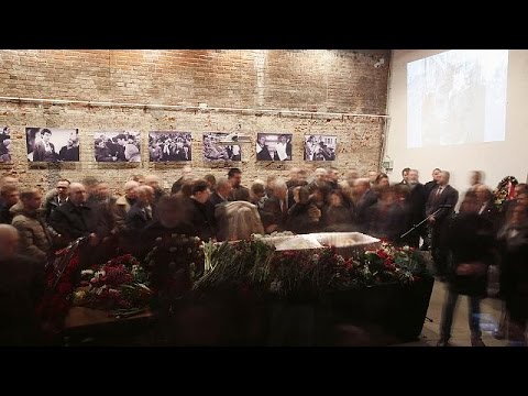 بوريس نيمتسوف يشيع الى مثواه الاخير