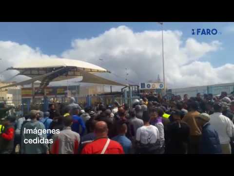 شاهد الاحتجاجات تغلق معبر سبتة المحتلة