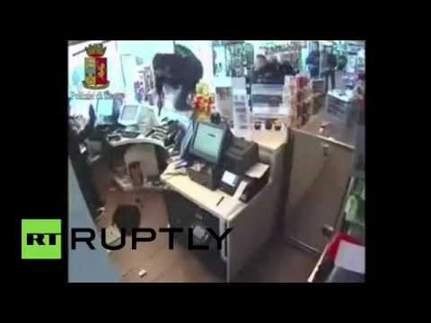 إحباط عملية سطو بسلاح مزيف في ميلانو