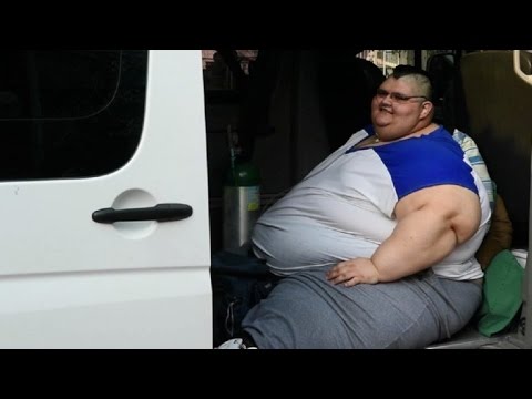 شاهد مكسيكي أسمن رجل في العالم يخضع لعملية جراحية