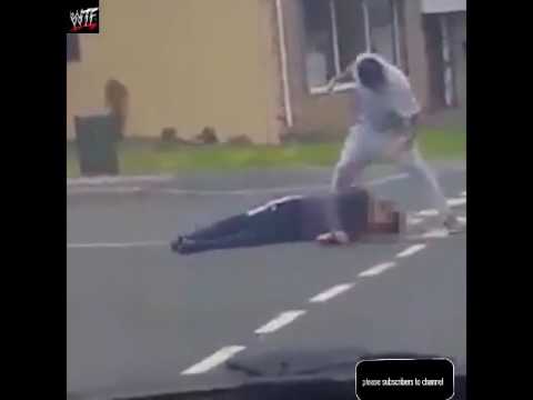 امرأة منتقبة تتدخل لإنقاذ حياة رجل من يد بلطجي