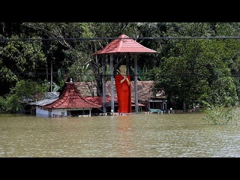 شاهد الفيضانات تخلف أكثر من 140 قتيلاً في سيريلانكا