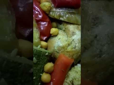 زبائن يتفاجأون بخروج الديدان من طبق كسكس