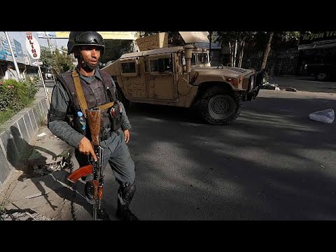 شاهد هجوم انتحاري على موكب للحلف الأطلسي في أفغانستان