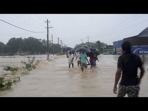 شاهد الأمطار الغزيرة تتسبب في فيضانات عارمة في نيبال