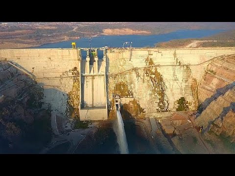 أنغولا تواجه تحدي الكهرباء في دولة غنية بمصادر الطاقة