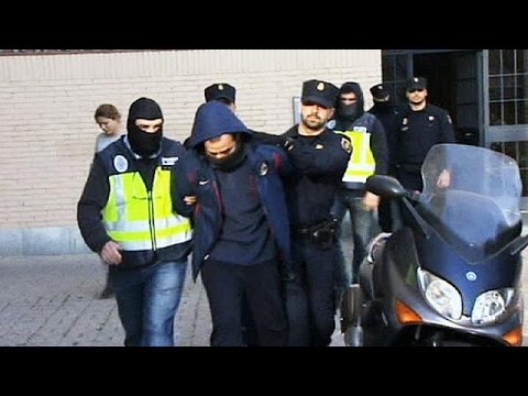 توقيف ثمانية أشخاص في إسبانيا