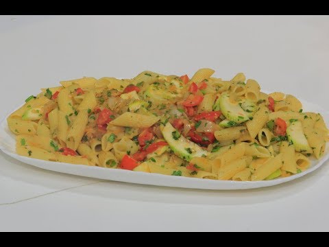 شاهد طريقة تحضير وجبة المكرونة بالخضار اللذيذة