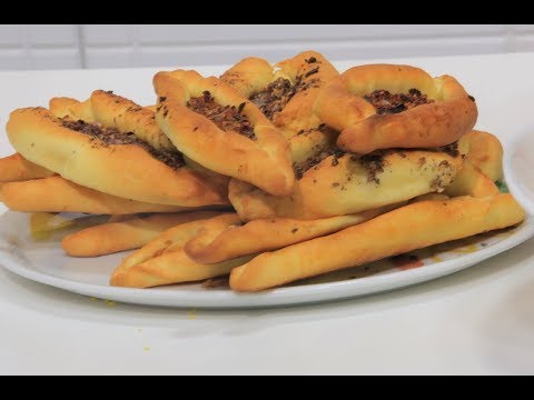 بالفيديو  طريقة إعداد فطائر بالزعتر والسماق