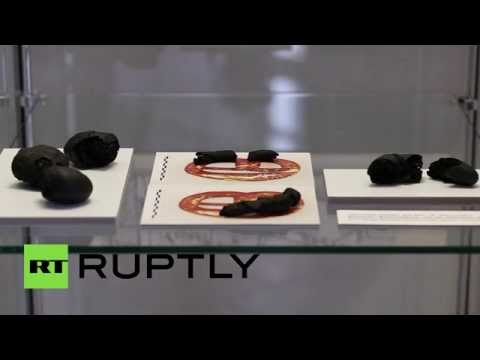 كعكة عمرها 250 طازجة في متحف