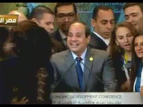 شاهد السيسي يطالب الشباب بالوقوف إلى جانبه على المنصة