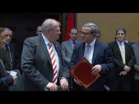 شاهد محمد أوجار يجري مباحثات مع وزير العدل النمساوي