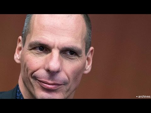 شاهد وزير يوناني يثير غضب ألمانيا