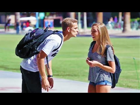 رد فعل الفتيات علي مقلب اسكتي وقبليني