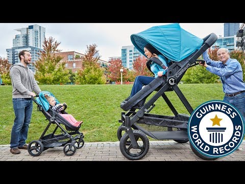أضخم عربة أطفال في العالم