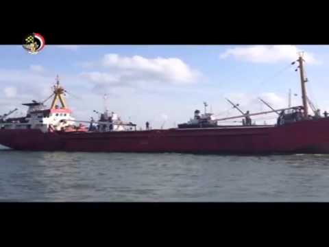 شاهد لحظة ضبط القوات البحرية سفينة محمّلة بـ 35 طن حشيش