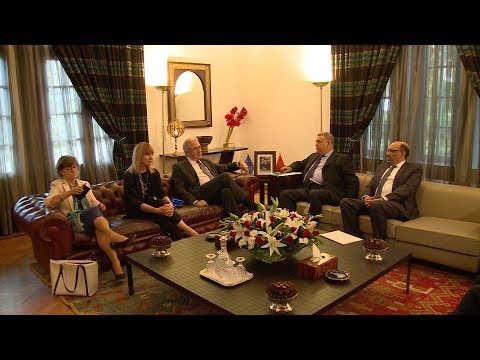 شاهد مفوض أوروبي يؤكّد أن المغرب بلد مستقر إقليميا