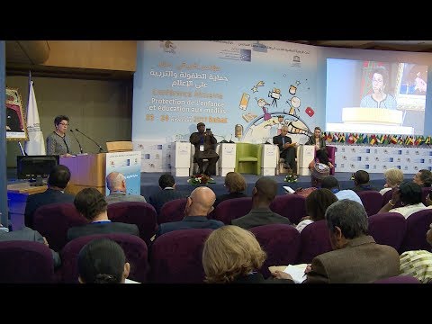 شاهد ندوة بشأن موضوع حماية الأطفال والتربية الإعلامية