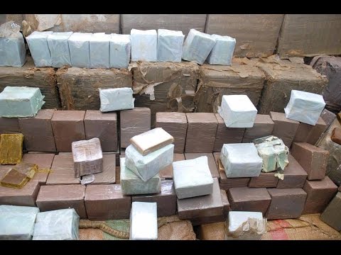 تعاطي المخدرات في ايران يبدأ من سن الخامسة عشر