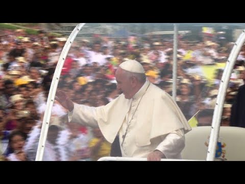 شاهد البابا فرنسيس يدعو الى الصفح في قداس أمام الكاثوليك في بورما