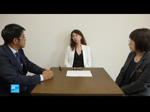 شاهد تبني البالغين بدلًا من الأطفال
