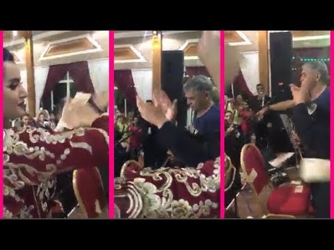 شاهد عرس مغربي يوزع فيه أموال على المعازيم