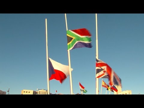 شاهد  توزيع جوائز النسخة الثانية لترياثلون الداخلة الدولي